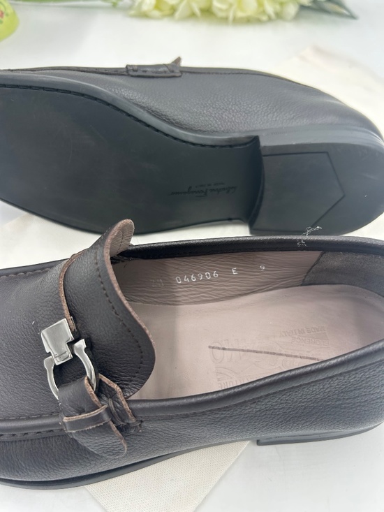 Men’s Salvatore Ferragamo Gancini Pebble Grain Loafers.  Size 9E.  Made in Italy main image 6